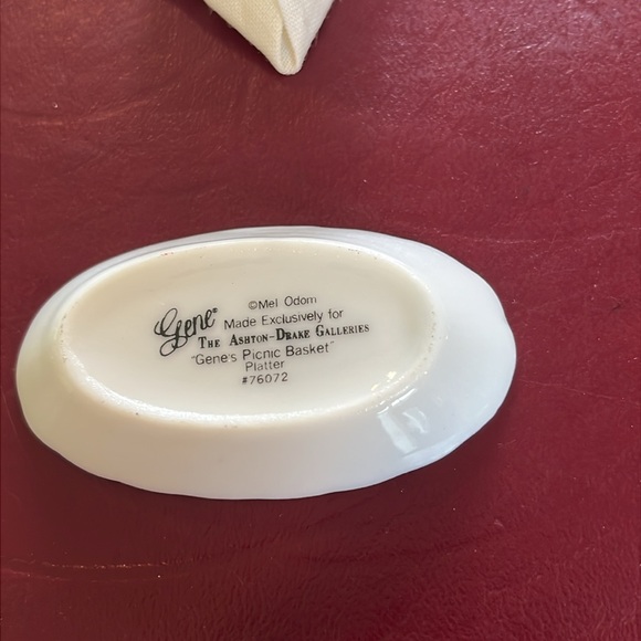 Gene’s Picnic Basket - for Gene Marshall - Picture 8 of 8